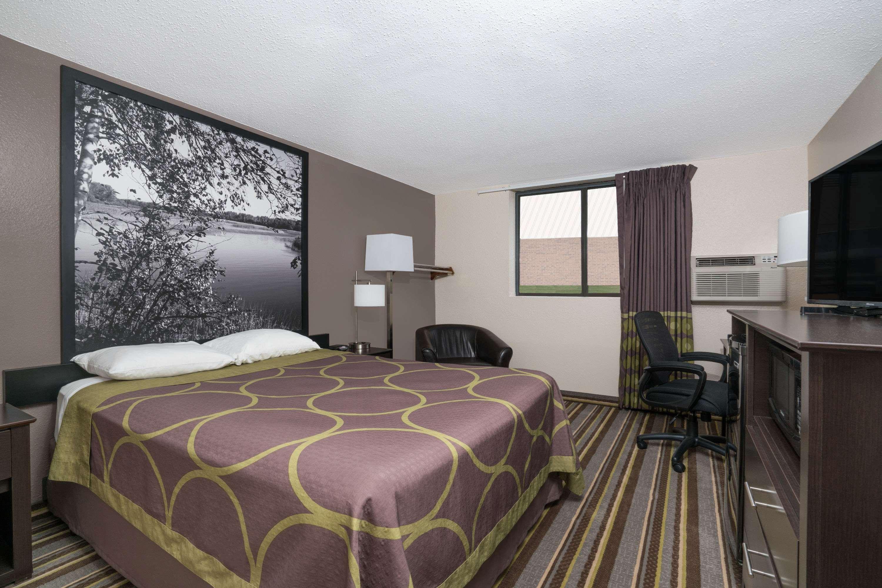 Super 8 By Wyndham Willmar Hotel Exterior photo
